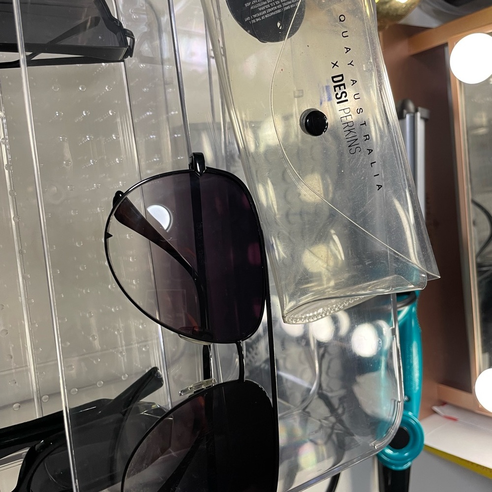 DESI PERKINS X QUAY SUN GLASSES